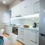 Panorama Luxury With Garden 2 דירה *
