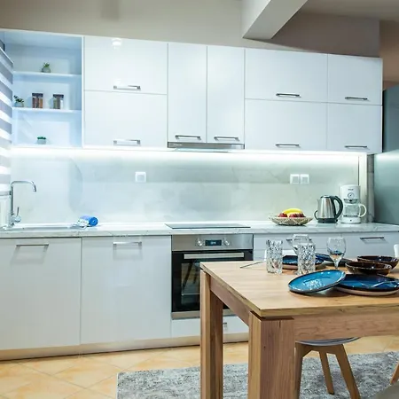 Panorama Luxury With Garden 2